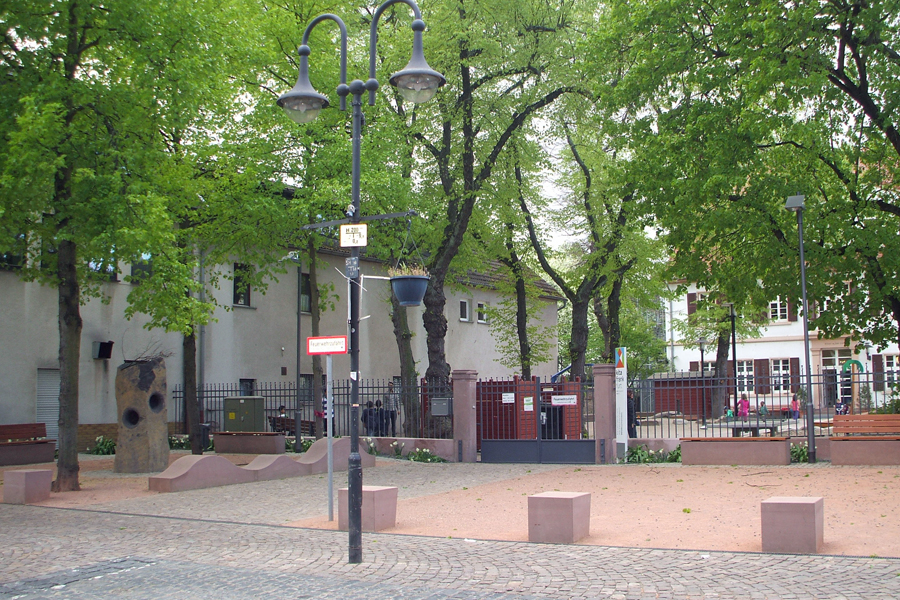 Plaza in front of Childcare Center 27, © Stadtplanungsamt Stadt Frankfurt am Main