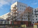 The connecting building O connects two previously separate rows and accommodates a neighborhood meeting place on the first floor, © City Planning Office City of Frankfurt am Main