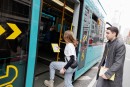 Aufsuchende Bürgerbefragung in der Straßenbahn 11 von Making Frankfurt © Stefanie Kösling  