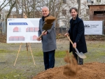 Marcus Gwechenberger, Dezernent f&uuml;r Planen und Wohnen und Frank Junker, Vorsitzender der ABG Holding beim Spatenstich in der Herxheimer Strasse 10&copy; ABG Holding