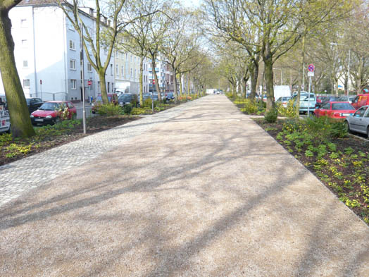 Foto von der Umgestaltung der Frankenallee, Foto: Projektsteuerung K. Esser, Frankfurt, © Stadtplanungsamt Stadt Frankfurt am Main 