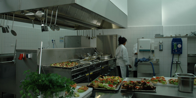 Former canteen building at Teves-West, Startorante training kitchen, photo: Beratungsgesellschaft für Stadterneuerung und Modernisierung, © Stadtplanungsamt Stadt Frankfurt am Main